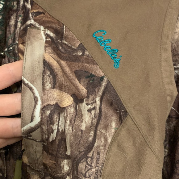 Cabelas OutfitHer Camo Hooded jacket - Picture 4 of 11